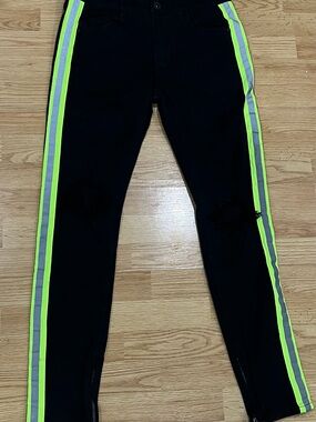 KDNK 1141411 Black Skinny Jeans 34 Distressed Reflective Stripe Ankle Zip